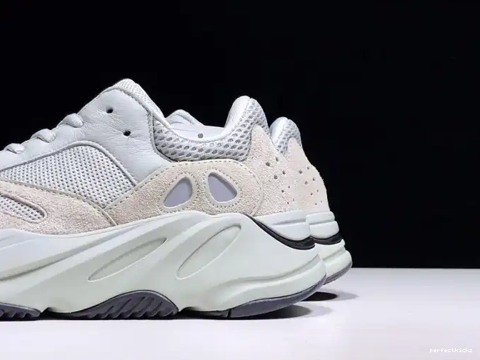 v2 Yeezy Adidas Salt 700 Boost EG7487 0704